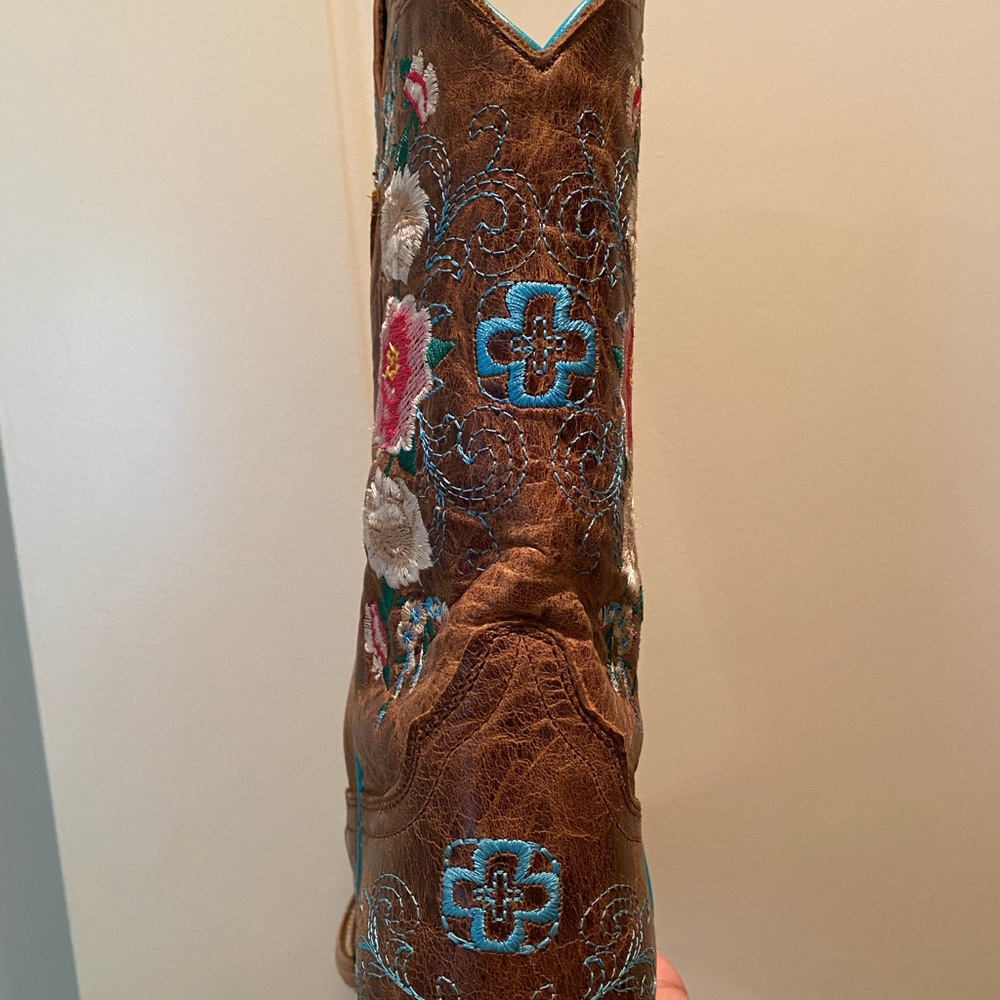 Cowgirl boots. Size 2.